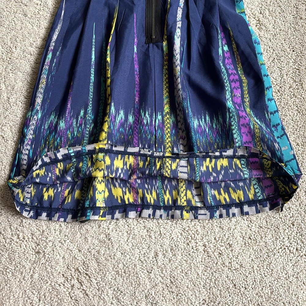 Colorful Patterned Dress with Ribbon Ties - Picture 7 of 8